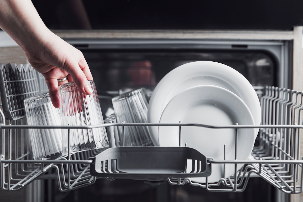 dishwasher performing