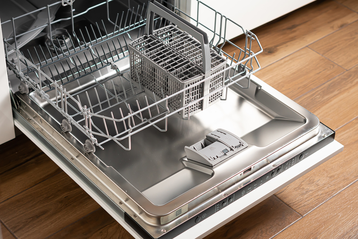 dishwasher performing